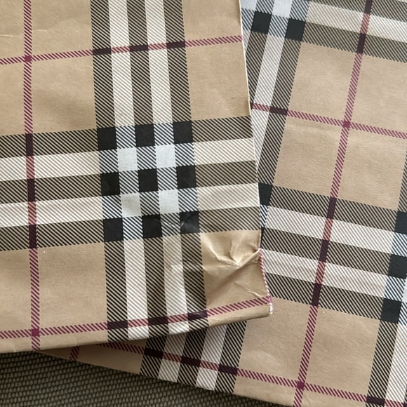 Burberry bags - Picture 2 of 2